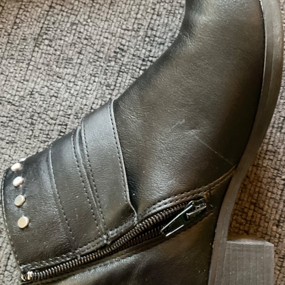 A.N.A black size 8 ankle booties - Picture 4 of 4